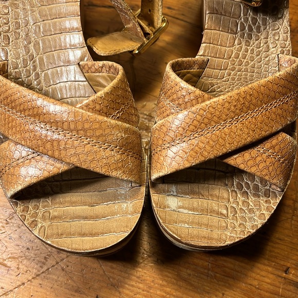 Tory Burch Snake/Python Print Cork Bed Leather Wedges Size 7.5 - Picture 6 of 8